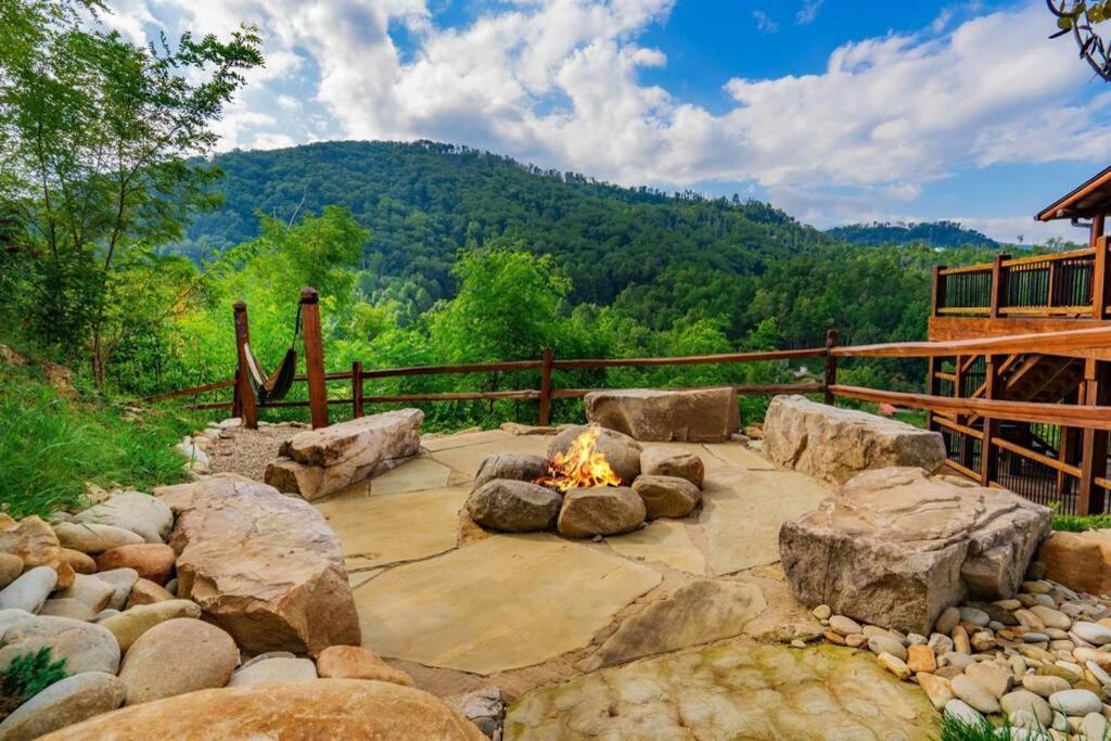Roaring Fork Lodge Gatlinburg Εξωτερικό φωτογραφία